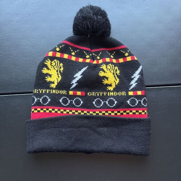 Officially Licensed Warner Bros Harry Potter Gryffindor Beanie - Picture 2 of 4